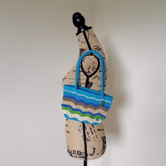The Sak Small Blue Zig Zag Striped Crochet Lined Summer Beach Shoulder Bag - Picture 4 of 6